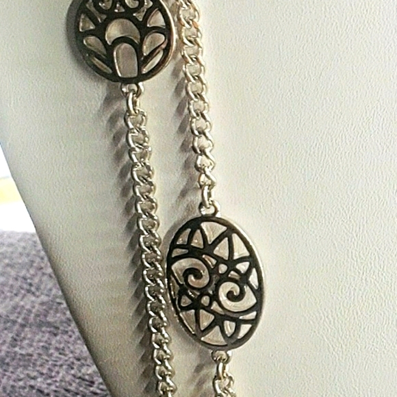 Necklace Women's Long  Silver-tone Modernist desig - Picture 3 of 4